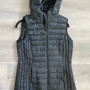 32 Heat degrees vest size xs color black